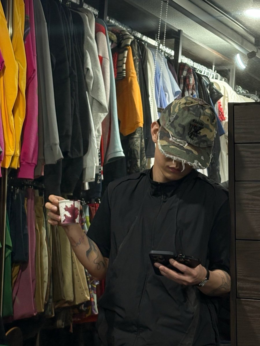 I WAS WRONG. HE SHOWED HIMSELF.