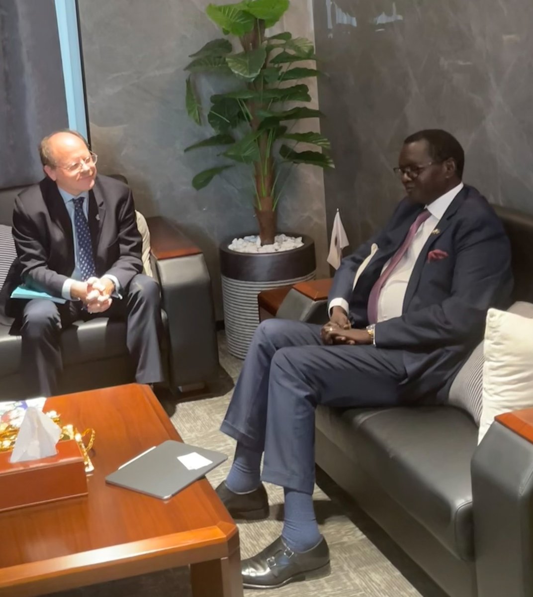 🇬🇧 is supporting the 🇸🇸 people with health, education &amp; humanitarian aid.

But more of #SouthSudan's own resources need to be devoted to funding essential services.

Useful to discuss public finance reform with the Finance Minister and Central Bank Governor this week.