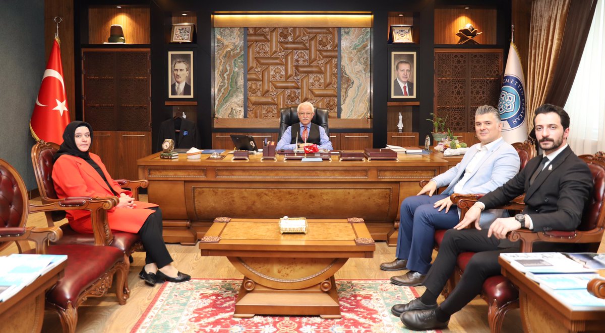 Necmettin Erbakan Üniversitesi (@neuniversitesi) on Twitter photo English Time Dil Okulu Konya Şube Müdürü Uğur Özmen ve beraberindeki heyet, Rektörümüz Prof. Dr. <a href="/CemZorlu/">Prof. Dr. Cem Zorlu</a>'yu makamında ziyaret etti. English Time Dil Okulu Konya Şube Müdürü Uğur Özmen ve beraberindeki heyet, Rektörümüz Prof. Dr. <a href="/CemZorlu/">Prof. Dr. Cem Zorlu</a>'yu makamında ziyaret etti.