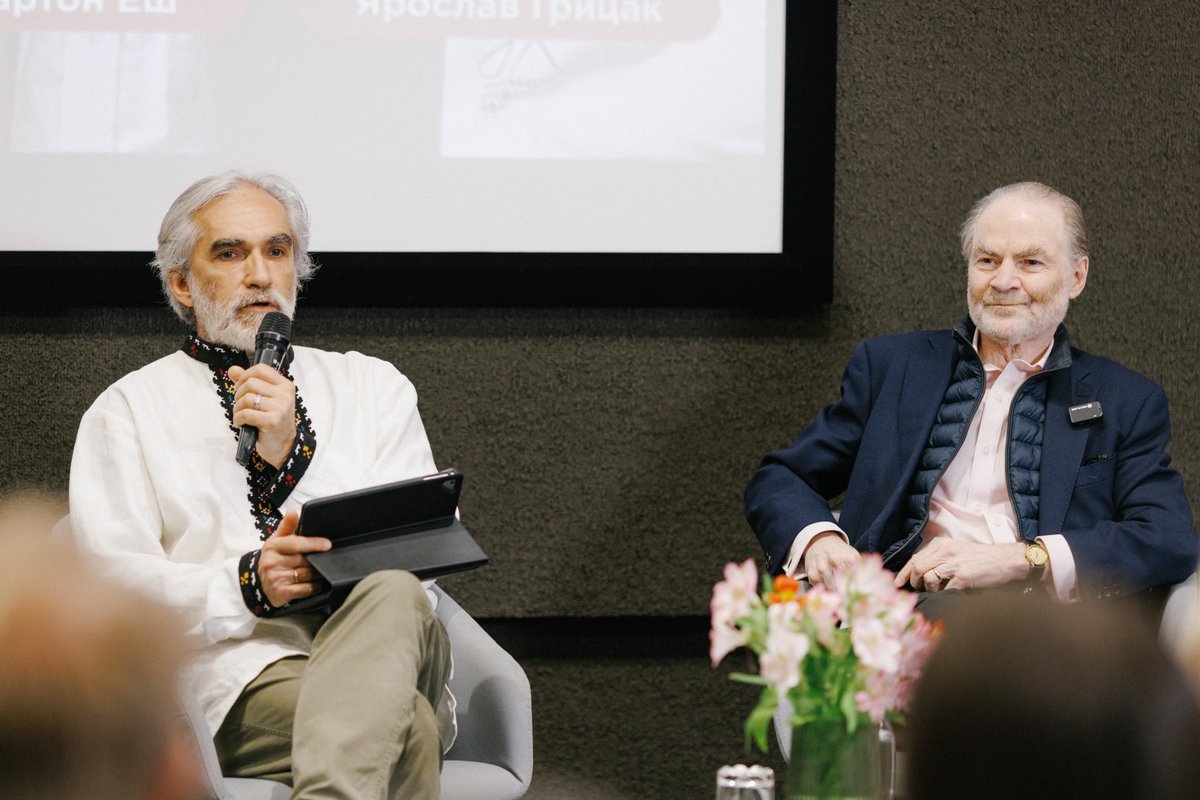 ‘The beginning of peace, the most dangerous moment for Ukraine’ – Historian Timothy Ash at UCU
According to Timothy G. Ash, there have been three major shocks since 2022. What do these mean for the future of the world?
Watch the video youtube.com/watch?v=o_irk-…