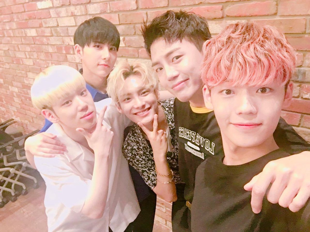 ACE_Hype_AU's tweet photo. Our adorable debut A.C.E ๐ฅฐ
@official_ACE7 #์์ด์ค #8yearswithACE #happyACEday https://t.co/qoriYNxaWn