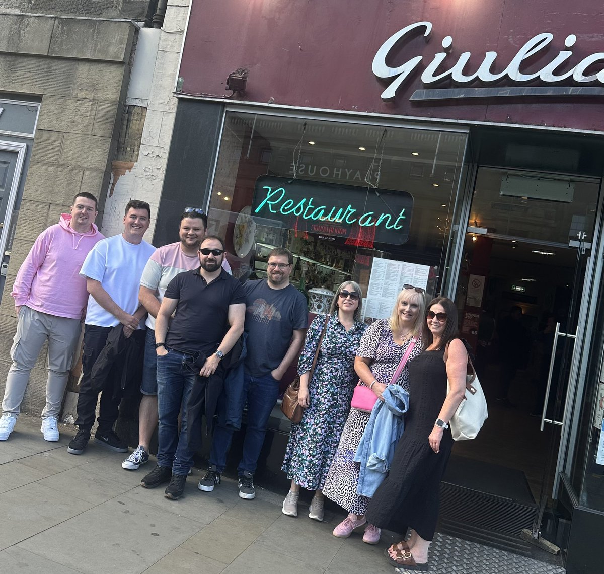 WelshWalkerCA's tweet photo. WW Day out to the Capital 🏴󠁧󠁢󠁳󠁣󠁴󠁿 https://t.co/0wbH9rF5oD