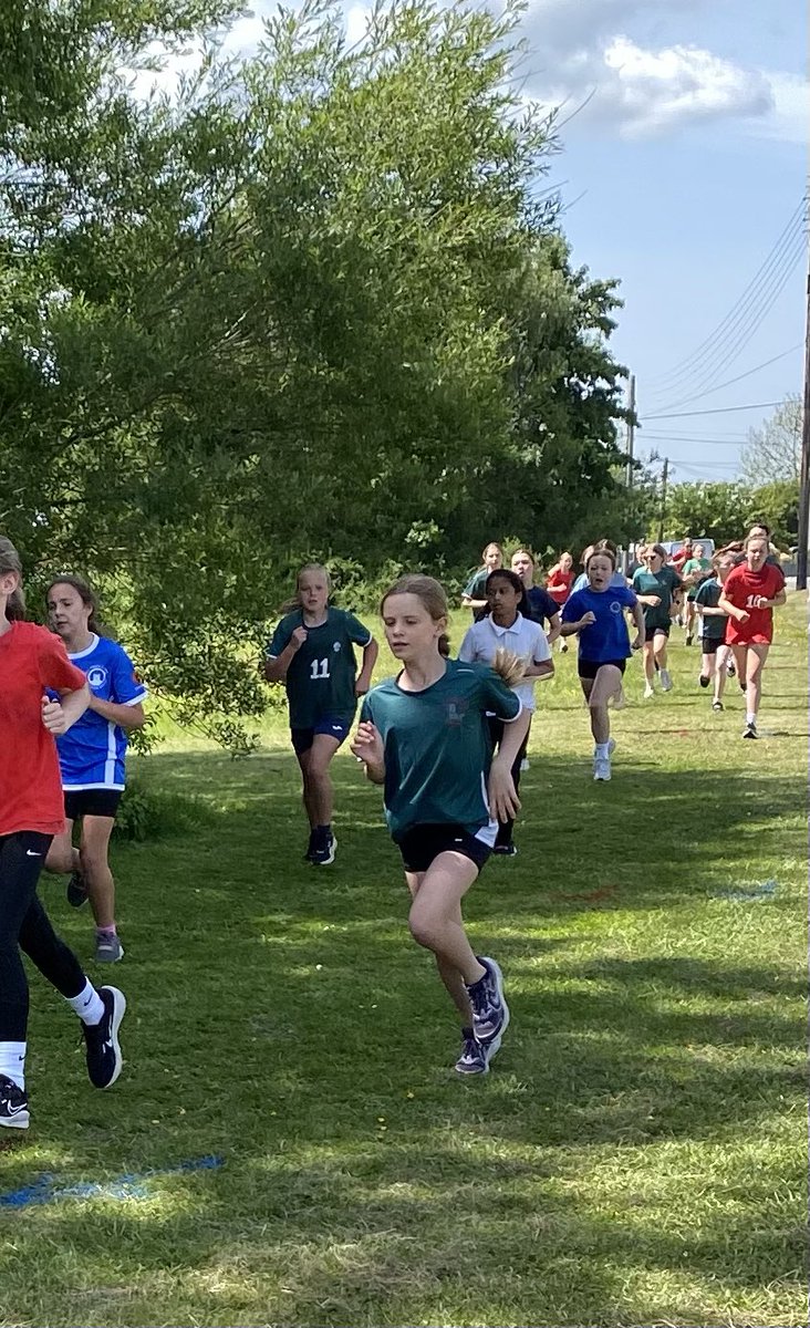 yowenjones's tweet photo. Well done to our cross country team. They all were absolutely amazing #beinghealthy #beingbrave #positivemindset https://t.co/aeO7UdZed8