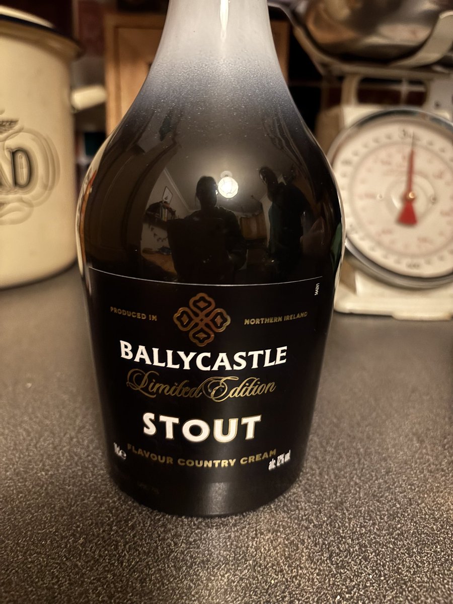 Returning to this hellhole of a platform purely to share my disdain for this absolute abomination- <a href="/AldiUK/">Aldi Stores UK</a> how on earth did this get through QC?! I was so excited to try it but it smells of soy sauce and tastes like sad