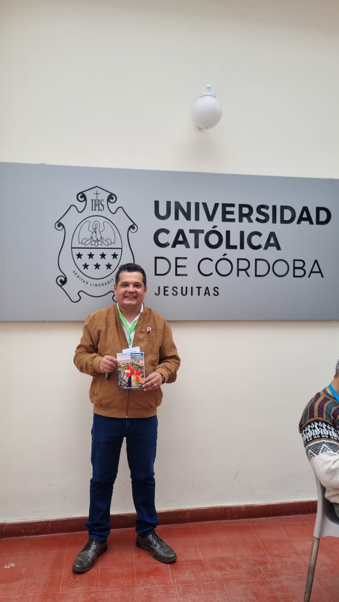 cedei_py's tweet photo. 📚 Desde @cedei_py celebramos la presentación de La Voz de la Comunidad, obra de nuestro socio Mariano Bareiro, en la Universidad Católica de Córdoba 🇦🇷.
Un valioso aporte al desarrollo urbano participativo.
#CEDEI #DesarrolloUrbano #InnovaciónSocial https://t.co/OoywkdvAI3
