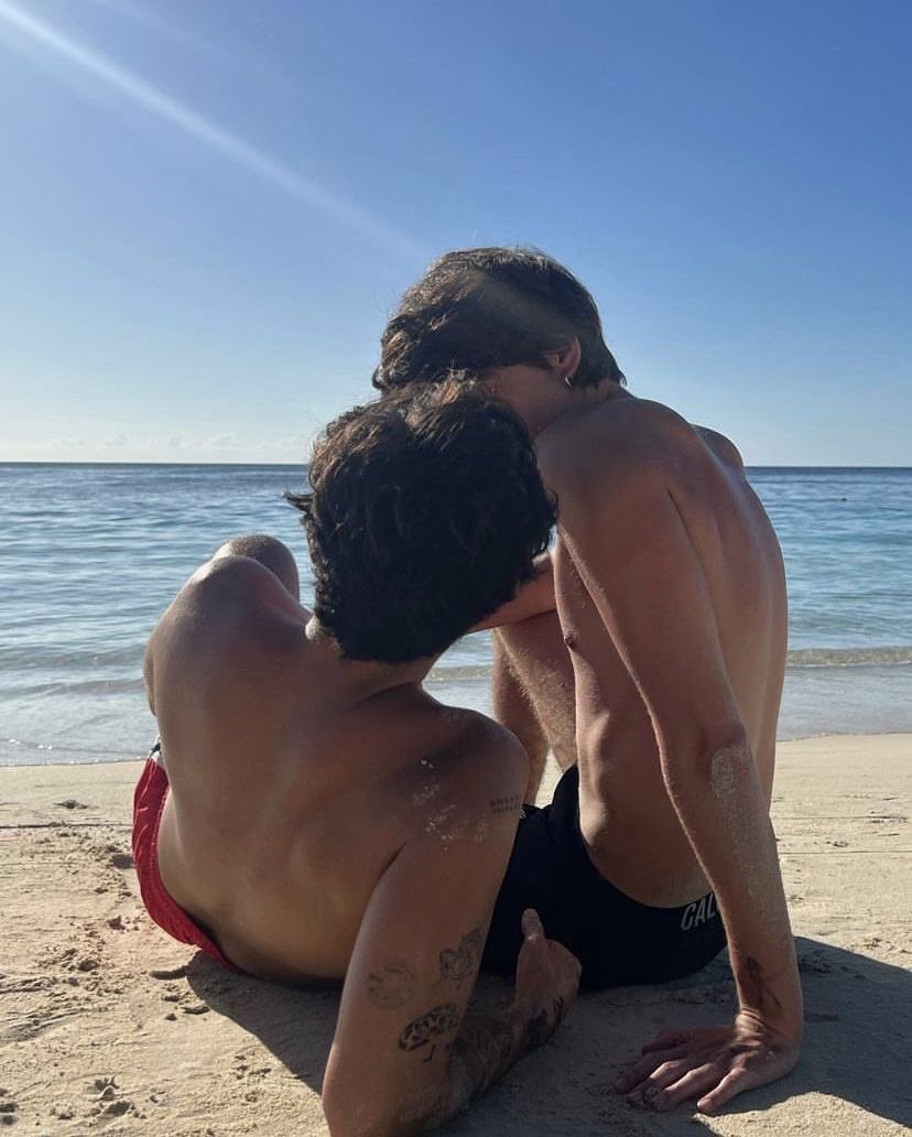 could be us but you playing (@couldbeuslgbt) on Twitter photo 