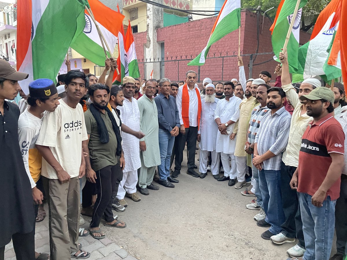 Sanjay Tandon 🇮🇳 (@sanjaytandonbjp) on Twitter photo विकास नगर, मौली जागरॉ, चंडीगढ़ में ऑपरेशन सिंदूर की सफलता और हमारे वीर सैनिकों के सम्मान में आयोजित भव्य तिरंगा यात्रा में सम्मिलित होकर गौरव की अनुभूति हुई।
यह जनसैलाब, देश के प्रति समर्पण और माननीय प्रधानमंत्री श्री <a href="/narendramodi/">Narendra Modi</a> जी के नेतृत्व में देश की रक्षा नीति के प्रति विकास नगर, मौली जागरॉ, चंडीगढ़ में ऑपरेशन सिंदूर की सफलता और हमारे वीर सैनिकों के सम्मान में आयोजित भव्य तिरंगा यात्रा में सम्मिलित होकर गौरव की अनुभूति हुई।
यह जनसैलाब, देश के प्रति समर्पण और माननीय प्रधानमंत्री श्री <a href="/narendramodi/">Narendra Modi</a> जी के नेतृत्व में देश की रक्षा नीति के प्रति