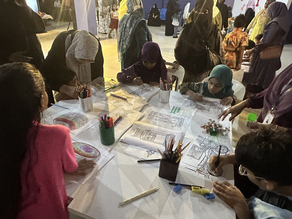 ބައިނަލްއަގުވާމީ ދާރުލްއާސާރު ދުވަހާ ގުޅިގެން މިއަދު ބޭއްވި ކުޑަކުދީންގެ ޚާއްޞަ ހަވީރުގެ ތެރެއިން.