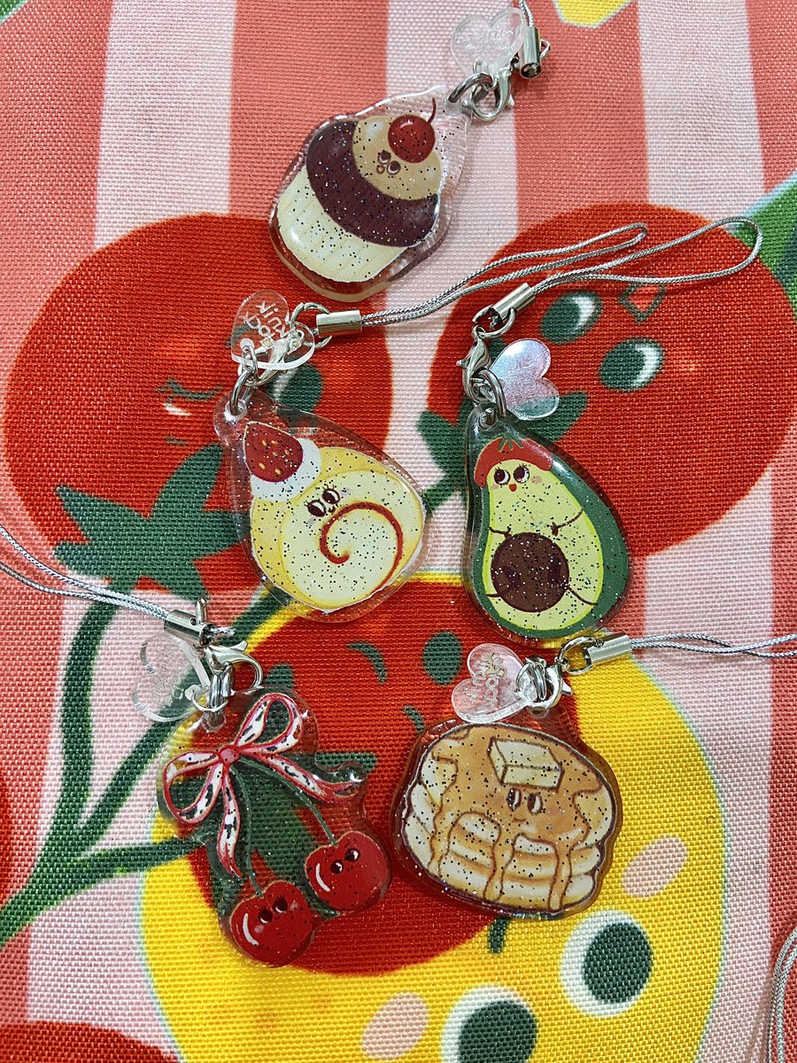 Besok di #cfxx mari belanja blind bag phone charm glitteryyyyy ini✨🍅🍋🍉🥑😽

booth C57

#ComifuroXX #Comifuro20 #CF20 #CFXXcatalogue