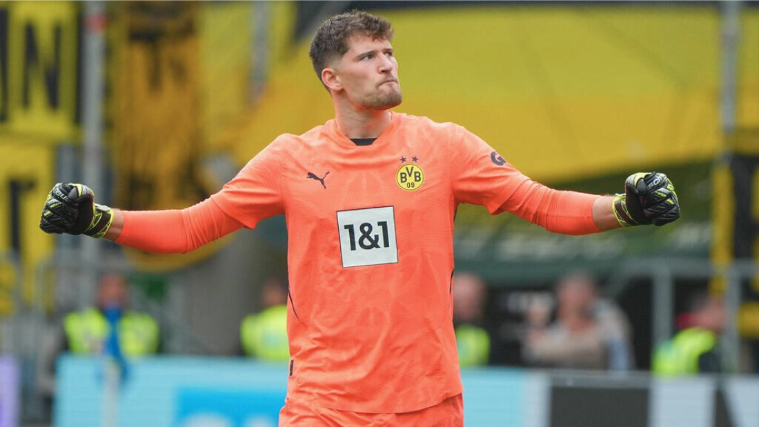 Amarillo_09's tweet photo. 📢| Tras los rumores de su posible salida de Kobel del Borussia Dortmund.

Gregor Kobel ha tomado una decisión. Prefiere quedarse en el Borussia Dortmund. 👊 https://t.co/I9nL7iOggc