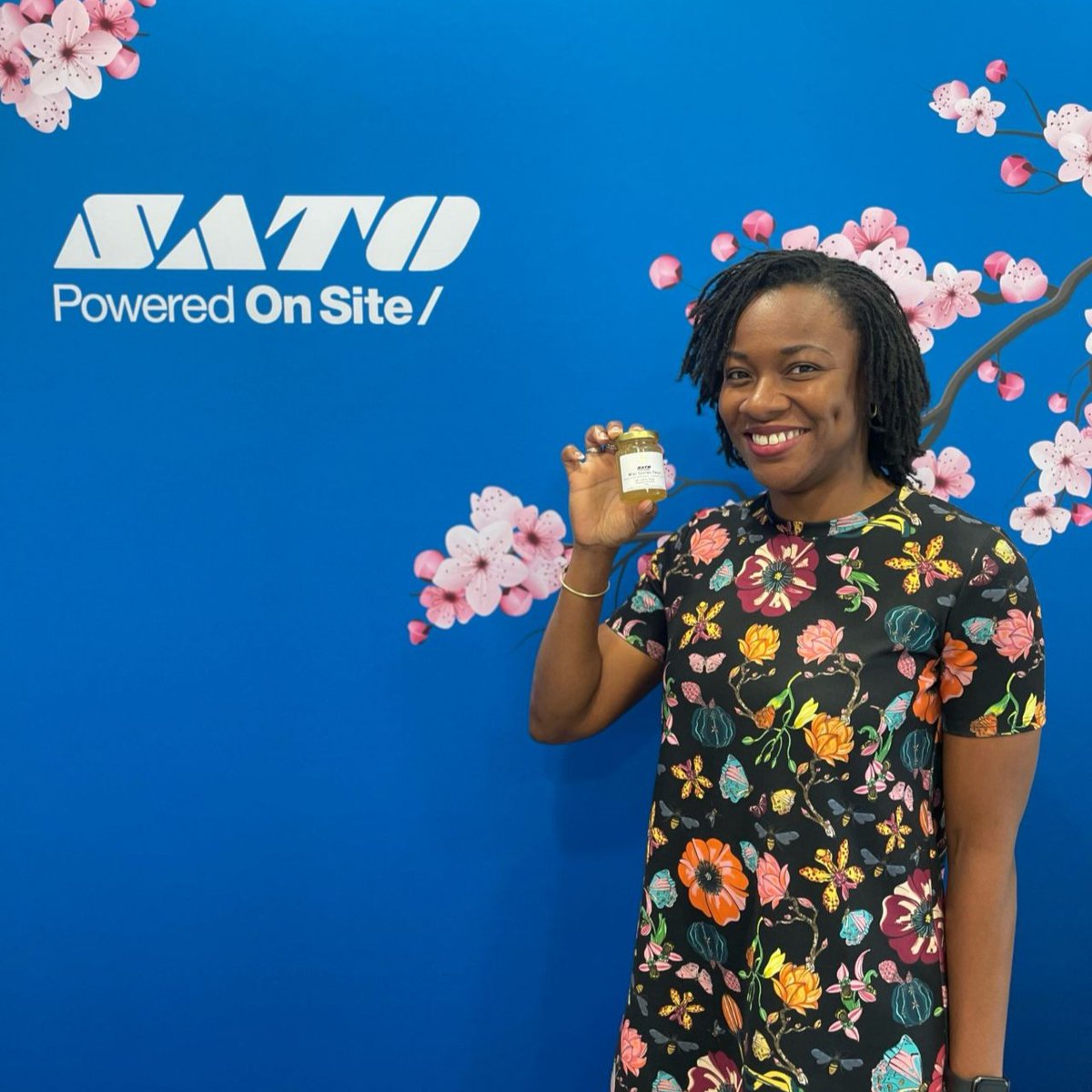 A small swarm sparked a sweet CSR story 🍯

To mark #WorldBeeDay, SATO France shared jars of honey harvested right at our Templemars site – all thanks to our colleague and amateur beekeeper Julien PETIT.

Now a lasting initiative supporting biodiversity, pollination and team