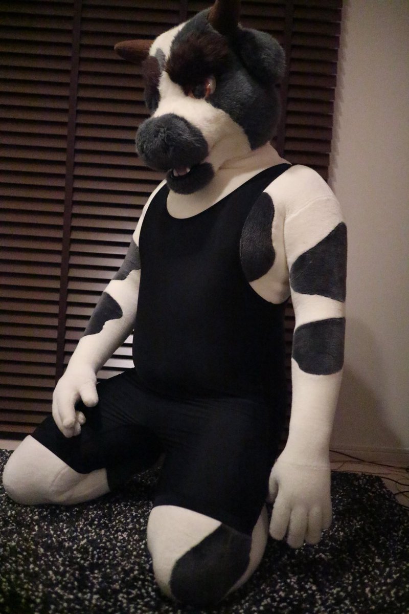 ウシヒコにシングレットを着せてもあーゆー風にはならないんだよな・・・