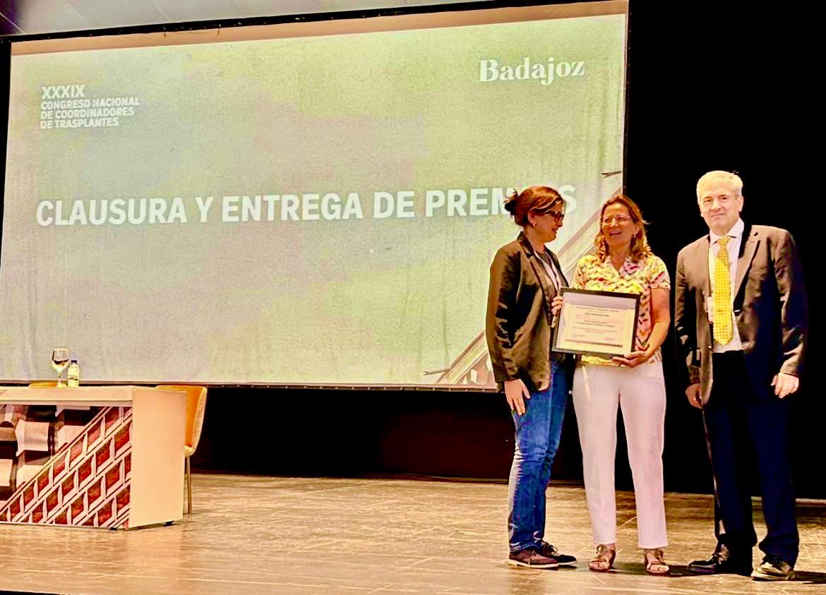 Felicidades a todos profesionales participan en el Programa Donacion y Trasplante Pulmonar del <a href="/HUReinaSofia/">Hospital Universitario Reina Sofía</a> por su trabajo,asi como a <a href="/A_Trasplantes/">Coordinación Autonómica Trasplantes Andalucia</a> por su presentacion en  #CongresoNacionalCoordinadoresTrasplante25 celebrado en #Badajoz donde obtuvieron 1 premio Comunicaciones.