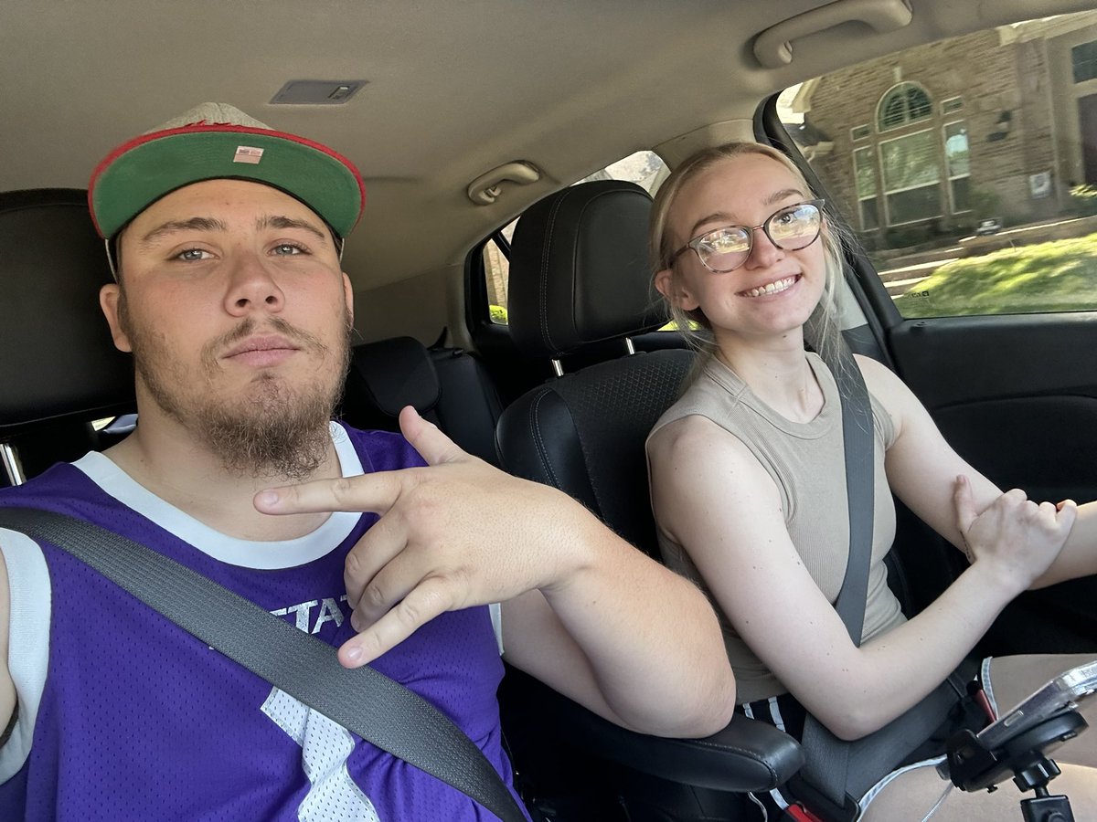 DevilMayKill579's tweet photo. #DreamHackDallas time ETA 40ish Minutes!! Super Exciting times! https://t.co/mmoLj5baae