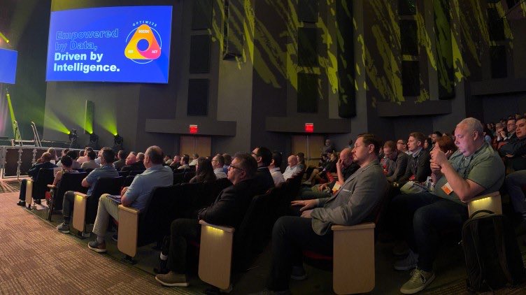 GlobalEnergyMEX's tweet image. 🚨#EXCLUSIVA | #EmersonExchange2025 cerró con avances en arquitectura definida por software, interoperabilidad y optimización industrial. #ProjectBeyond impulsa integración progresiva sin reemplazo de #infraestructura.

globalenergy.mx/noticias-espec…

@Emerson_News