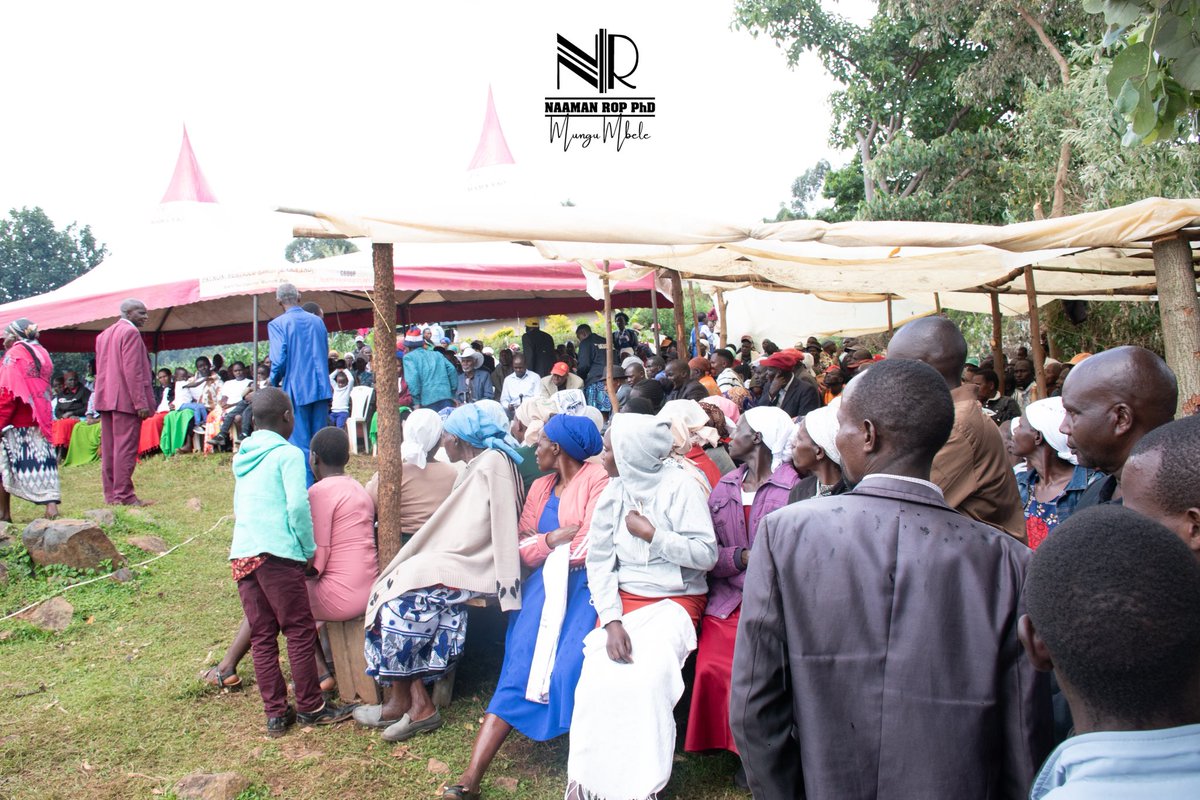 Condoled with Kapkeiyo Village, Mwebe Sigowet Ward! 

Leaders present; Mr Korir CECM Agriculture Nakuru County, Former MCA Josiah Kirui and host of MCA Aspirants!

#MunguMbele
#TheParliamentAgenda