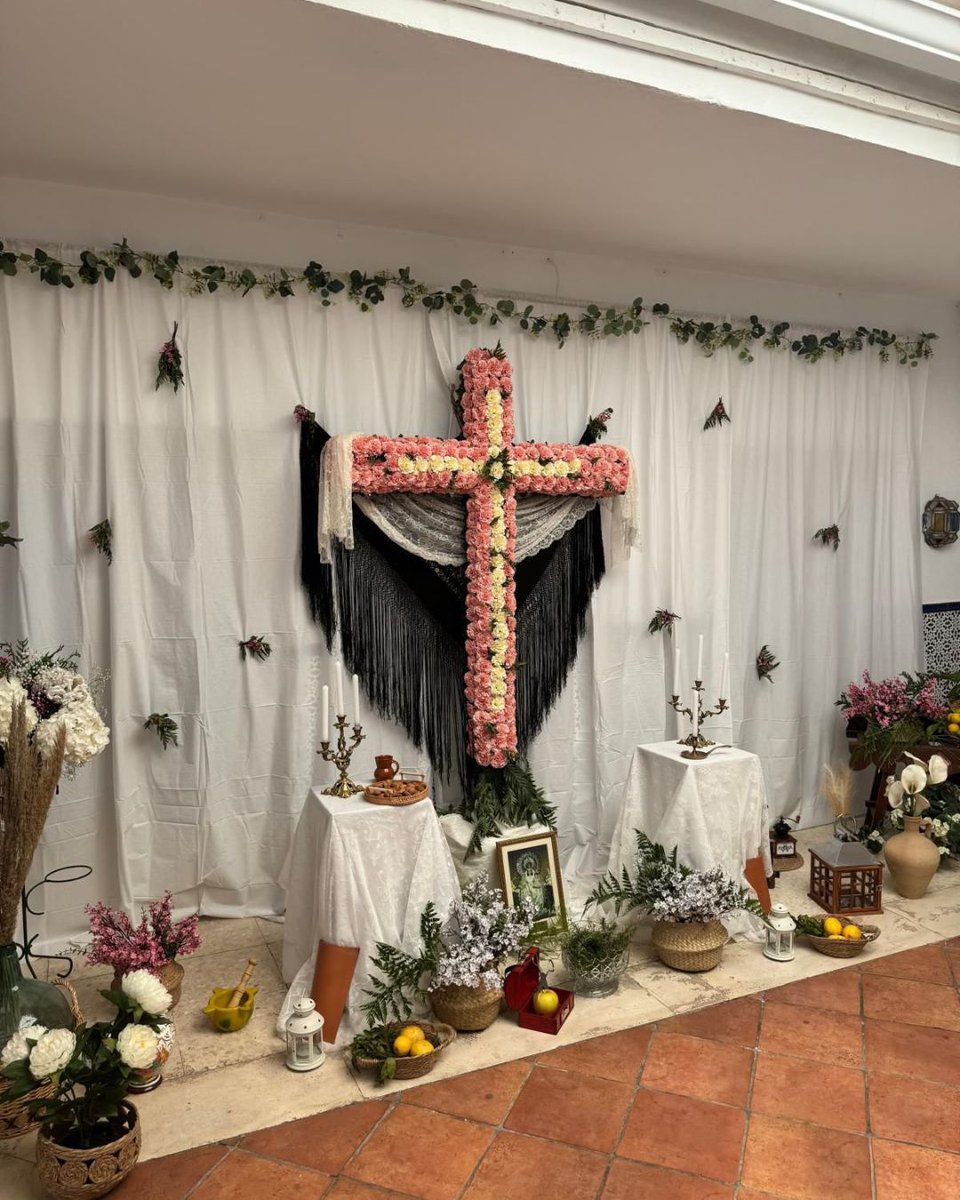 La tradición de las Cruces de Mayo también florece en Colina Toquero.

🙌 Desde el Distrito Centro agradecemos la participación activa de los residentes de Colina Toquero.

#distritocentro #malaga