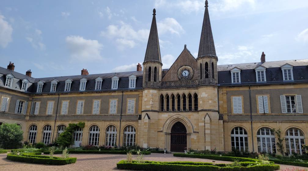 Sanctuaire Notre-Dame de Lourdes tweet media