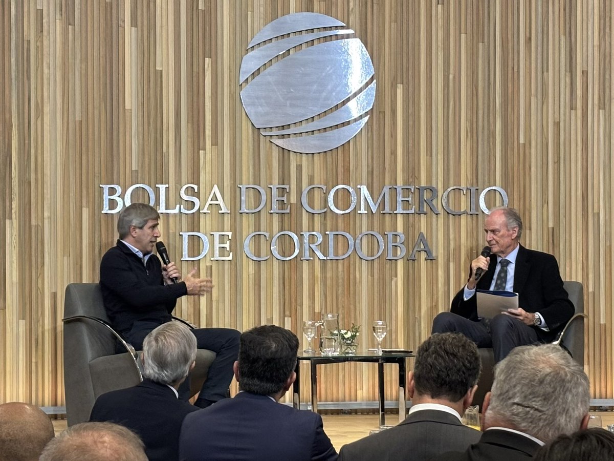 Toto Caputo en la Bolsa de Comercio de Córdoba.