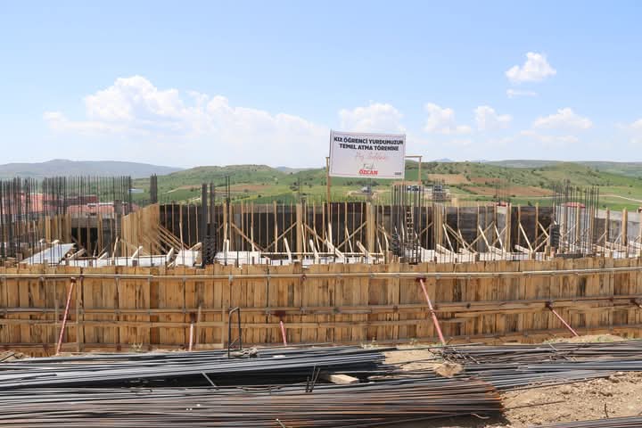 📍Şabanözü’nde Geleceğe Temel Attık!..

✅Bugün sadece bir binanın değil, yarınların umudu olan genç kızlarımızın geleceğinin temellerini attık.

✅Şabanözü Kız Yurdu’nun temel atma töreni, yoğun katılım ve büyük bir coşkuyla gerçekleştirildi.
#GeleceğeYatırım
<a href="/OA_BAK/">Dr. Osman Aşkın Bak</a>