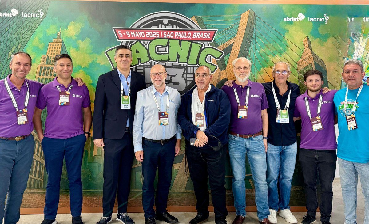 CabaseAr's tweet image. 📍CABASE participó en #LACNIC43 y #ABRINT en San Pablo, dos espacios clave para la interconexión regional, el debate de políticas públicas y el intercambio con cámaras colegas.

👉 Seguimos impulsando una Internet más interconectada, federal y competitiva.