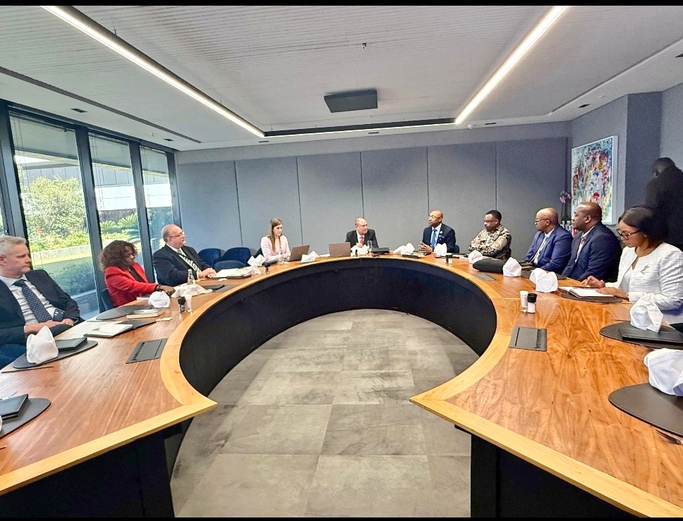 Tarehe 23.05.2025  nimeongoza Ujumbe wa Tanzania katika Mkutano kati ya Ubalozi na Benki ya Investec ya Afrika Kusini. Dhumuni lilikuwa ni kufuatilia hatua iliyofikiwa katika kushughulikia ombi la Ubalozi kwa ajili ya Uwekezaji kutoka Benki hiyo kwa ajili ya Ujenzi wa Reli ya SGR