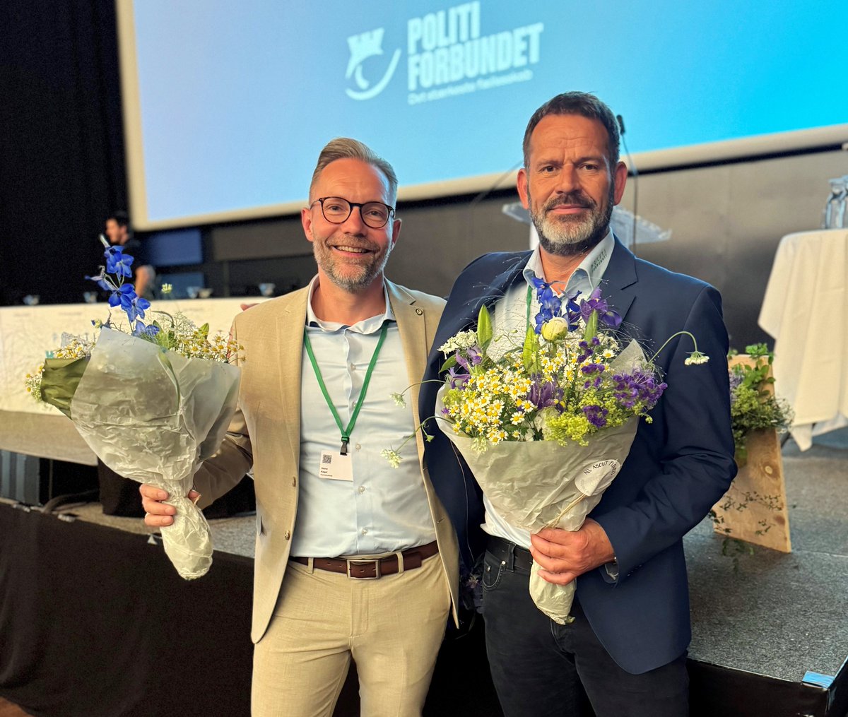 Genvalgt som forbundsformand 👮‍♀️👮‍♂️
Tusind tak for tilliden - det er en ære. Jeg ser utroligt meget frem til – med ydmyghed – at tage fat på de udfordringer, vi står over for.