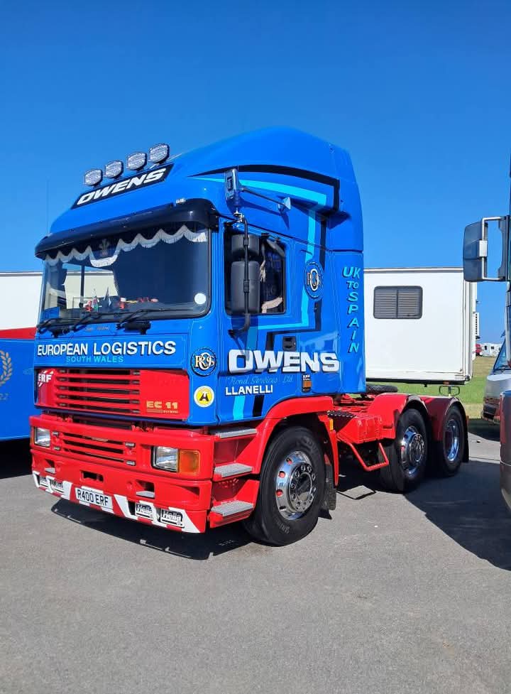 pac12block's tweet photo. Great achievement to come away with trophy for best classic at Convoy Cymru 25. @riowen_ors @owensgroupuk @duncankemp8 @PhilPembrey https://t.co/Iw6DEwYi54