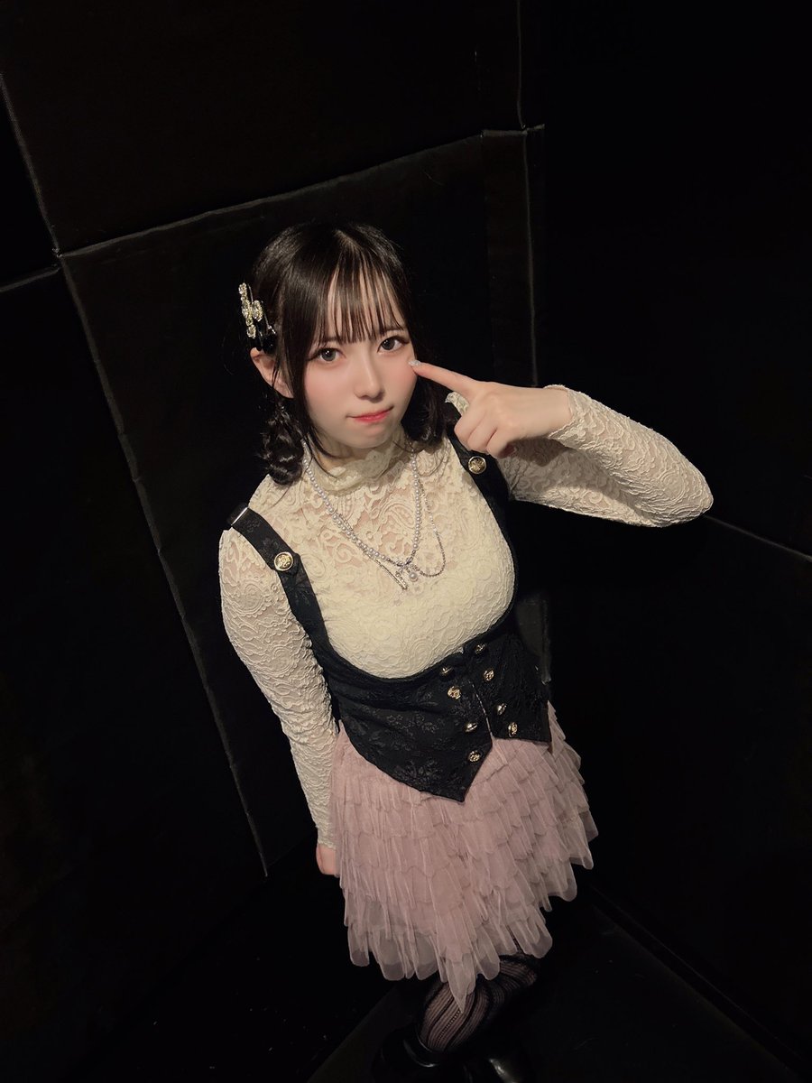 ＼雛桜特典会について🌸／

現在新規で遊びに来てくださった方は、
メンバーのTwitterフォローと固定RTでチェキ1枚無料特典を行ってます💓

1.雛桜公式フォローとRT
2.メンバーフォローとRT
※無料特典の場合はお話時間は30秒になります

【特典券1枚】￥1,000