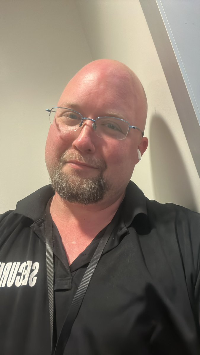 Securityguy0310's tweet image. How y’all doing this morning X??

I got to see my son last night and gentlemen don’t kiss and tell but life is going well that way. 😊 ☺️ 

#podcastideas
@SpartanburgCity 
#singlefathermode
#alwaysatwork