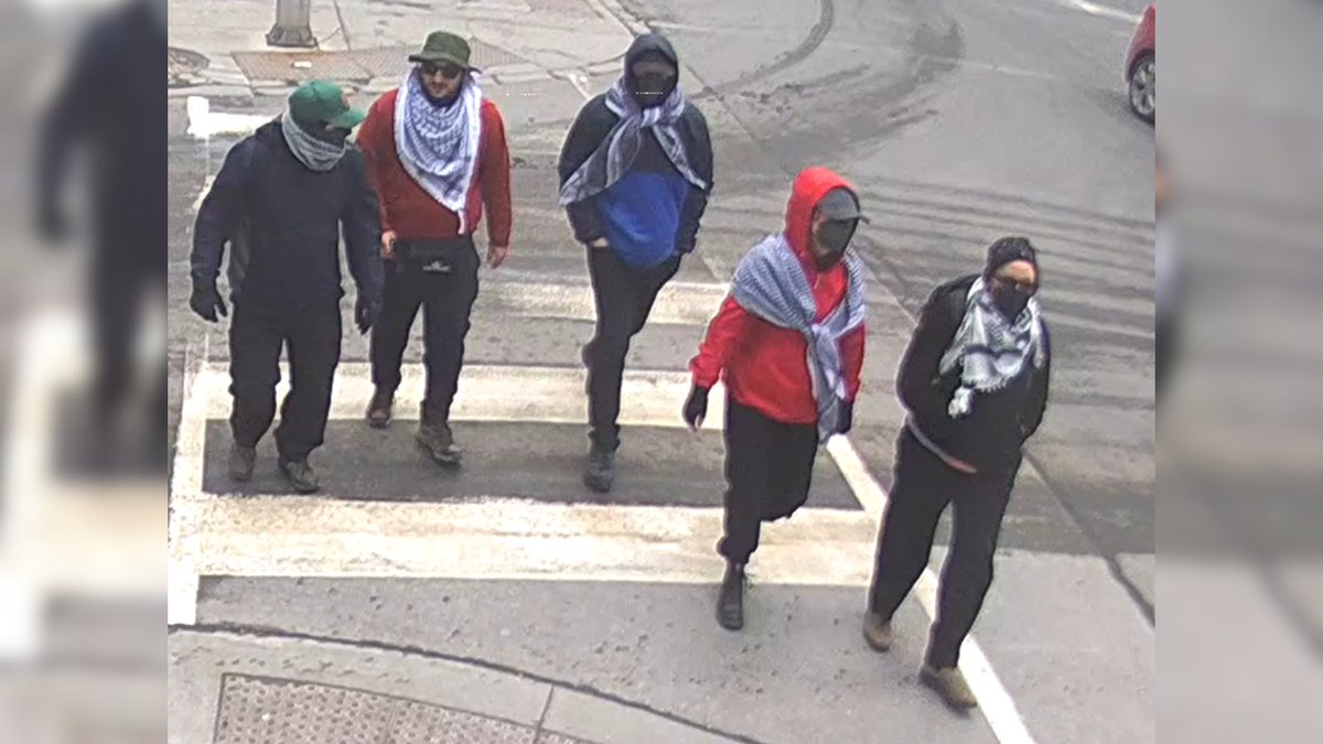 OttawaPolice's tweet image. We are investigating an assault that occurred on April 12, between 1 p.m. and 2 p.m., near the intersection of Metcalfe Street and Laurier Avenue West.

A group of 3-5 individuals were reportedly verbally harassing an individual when a bystander intervened. The bystander was then…