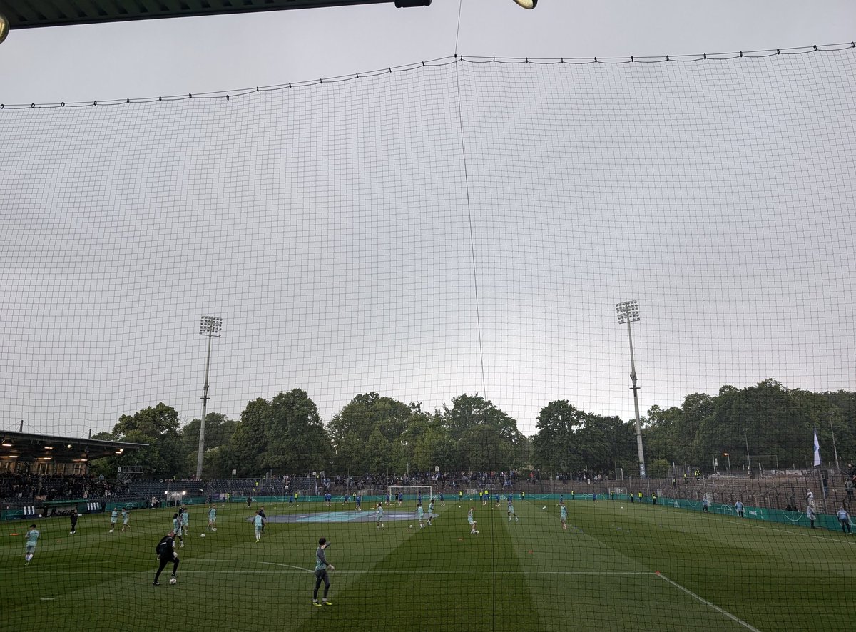 Jetzt im Regen stehen würde mich ja belasten