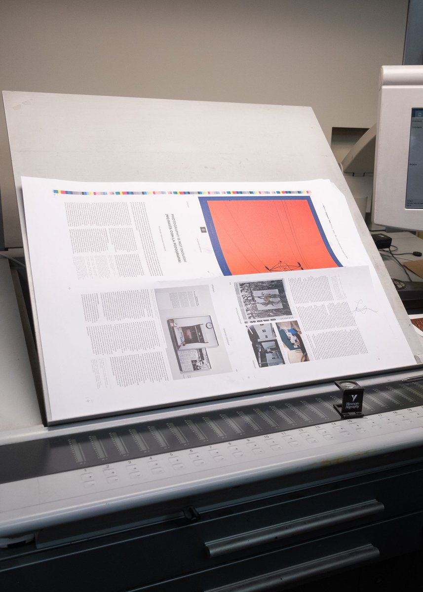 letargoed's tweet image. ED 004 Letargo Revista | Lanzamiento 

Algunas postales del proceso editorial de nuestra edición 004, tomadas directamente en la imprenta. 

Nuestra edición 004 llegará oficialmente el jueves 5 de junio a las 19:00hrs en @lainquietalib Ramón Carnicer 65, Providencia.

¡Nos vemos!