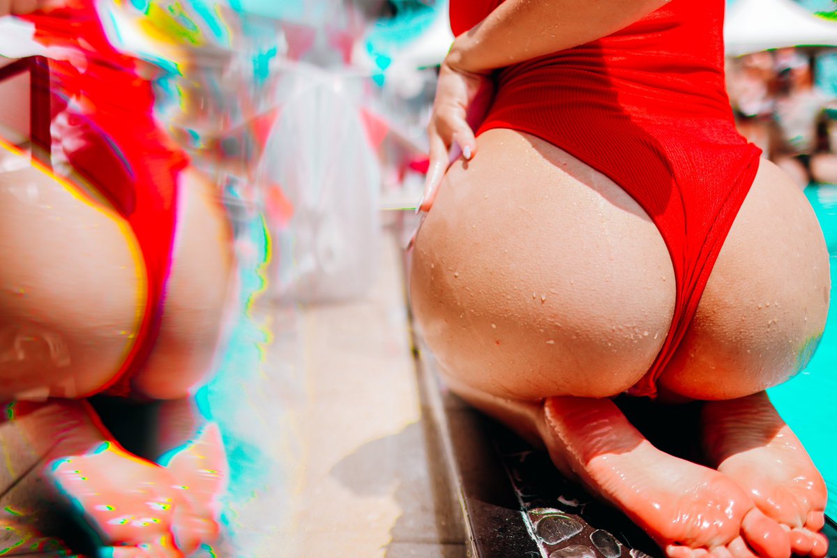 lifeguard on booty - oops, i mean duty!
        🛟❤️ <a href="/Boba_Bitchh/">Boba Bitch 🏕️</a> ❤️🛟