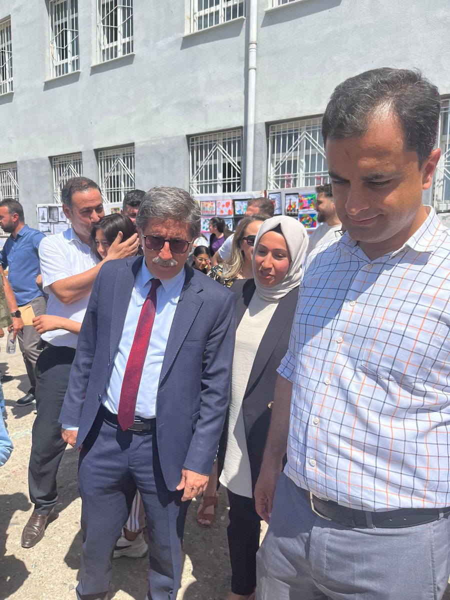 FerhatO08730206's tweet photo. Görsel sanatlar öğretmenimiz Songül Uludağ hocamızın hazırladığı resim sergimizi gerçekleştirdik. https://t.co/46raPJ6OC1