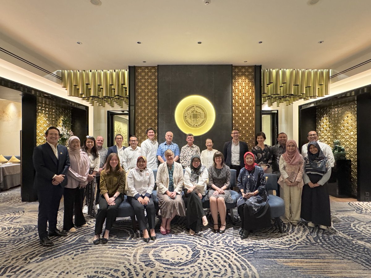 CRUK Scotland Inst (@cruk_si) on Twitter photo Thank you to <a href="/pathgendt/">PathGen Diagnostik Teknologi</a> & <a href="/UKinIndonesia/">UK in Indonesia</a> for supporting our recent visit to Indonesia, our team received the warmest of welcomes and had many exciting discussions about genomics, cancer and our future research collaborations Thank you to <a href="/pathgendt/">PathGen Diagnostik Teknologi</a> & <a href="/UKinIndonesia/">UK in Indonesia</a> for supporting our recent visit to Indonesia, our team received the warmest of welcomes and had many exciting discussions about genomics, cancer and our future research collaborations