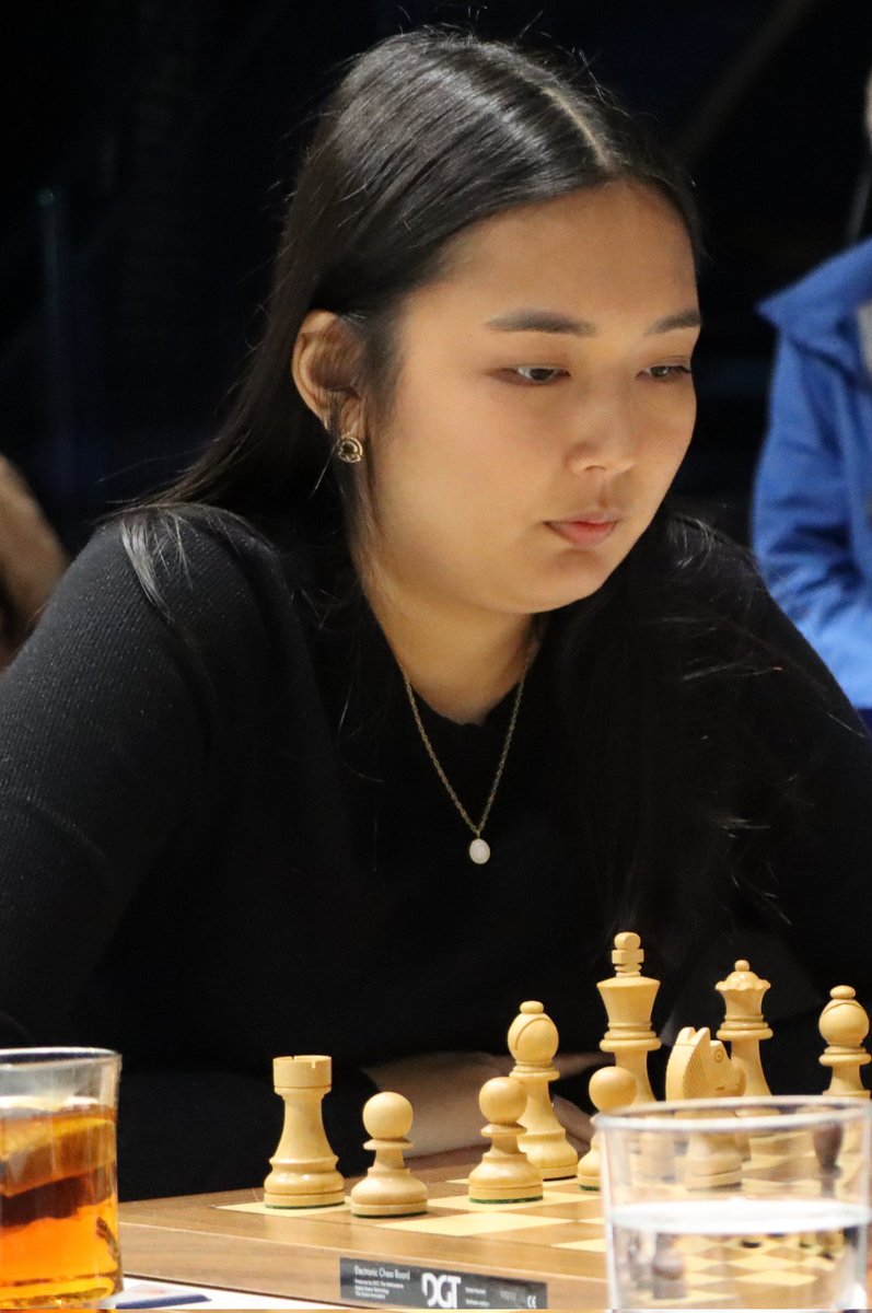 Herzlichen Glückwunsch dem neuen Deutschen Meister <a href="/VincentKeymer04/">Vincent Keymer</a> und der neuen Deutschen Meisterin <a href="/DinaraWagner/">Dinara Wagner</a>!

Das waren neun aufregende Schachtage. Gut, dass endlich unsere stärksten Spielerinnnen und Spieler um die Deutsche Meisterschaft kämpfen!
📷 Frank Binding