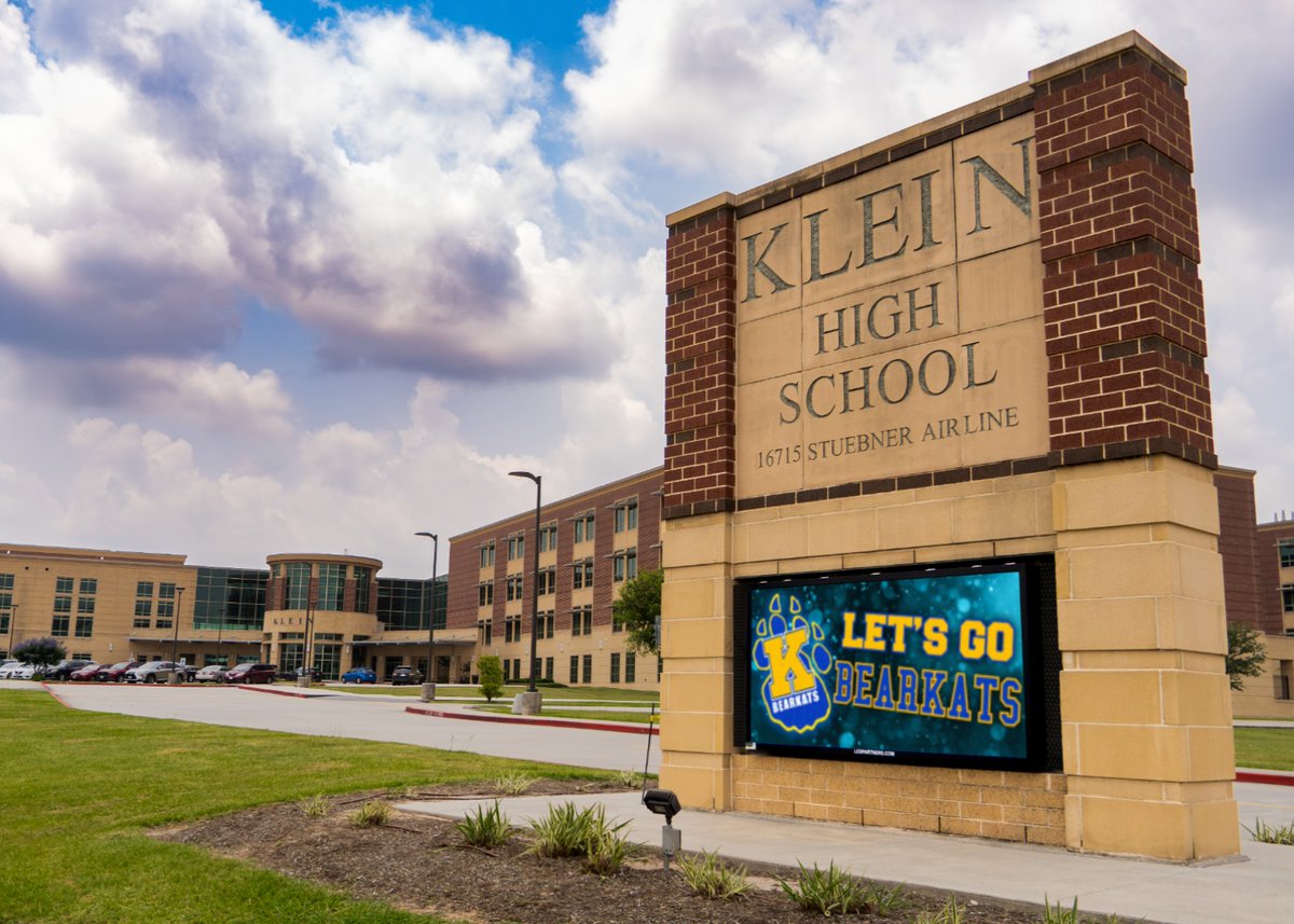 ledpartnershtx's tweet image. The new LED marquee installation at Klein High School for @KleinISD  looks fantastic! It’s a vibrant and dynamic way to keep Bearkats informed, inspired, and united. LETS GO BEARKATS!!!

#KleinHighSchool #LEDMarquee #SchoolSpirit #CampusUpgrades #LEDPartners #DigitalSignage