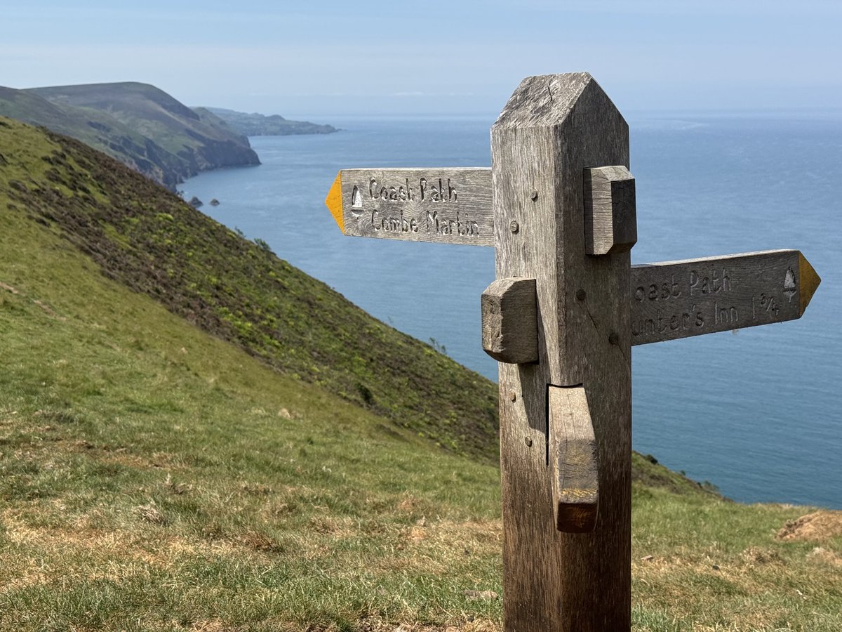 GreatHangman's tweet photo. South West Coast Path Trentishoe #CombeMartin #HuntersInn #ElwillBay #Exmoor #sign #coastpath https://t.co/yh3Q3IltMU