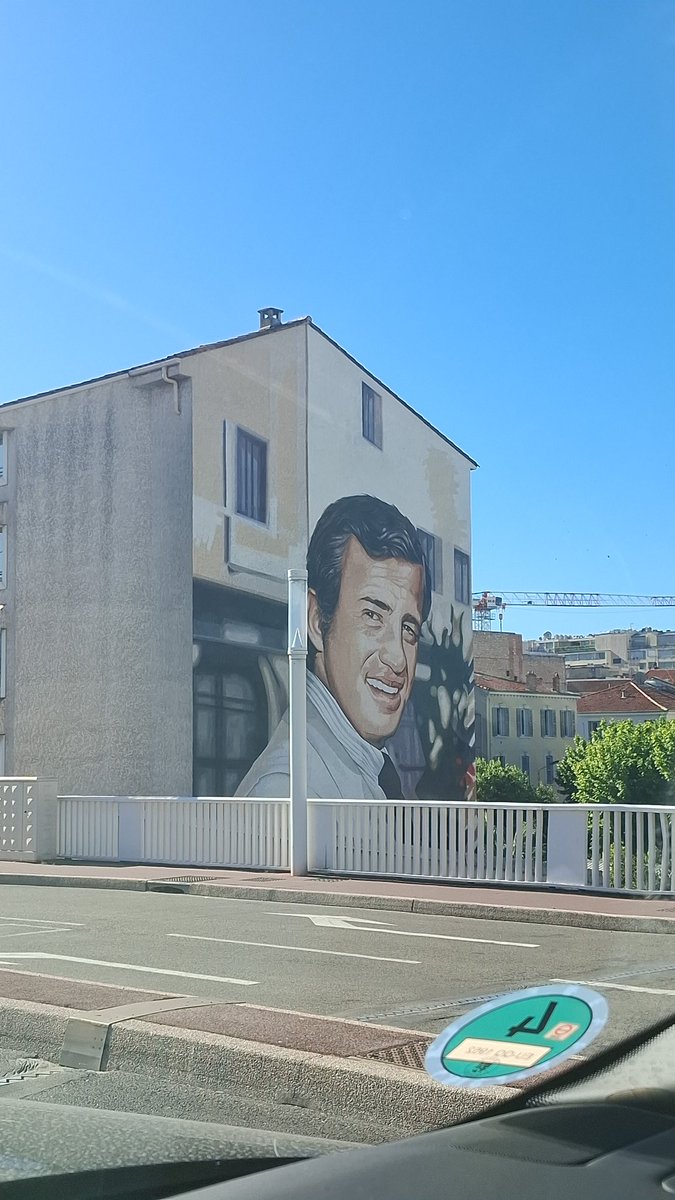 elrodroOficial's tweet image. Yo vengo conduciendo de Cannes a Monaco, @ruleiro @eltalcha. Jean-Paul Belmondo los ve con orgullo...

#ElMejorPoderoso