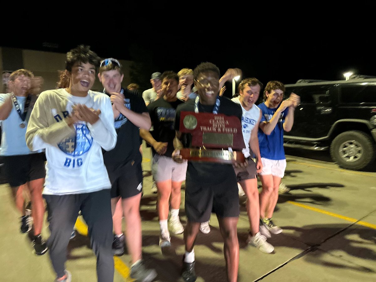 Zaire LaGrone-Miller (@zairelagrone) on Twitter photo The best 4 years of my life thank you bearcat nation for everything 💙🤍 <a href="/TrackKearney/">KHS Boys Track/CC</a> The best 4 years of my life thank you bearcat nation for everything 💙🤍 <a href="/TrackKearney/">KHS Boys Track/CC</a>