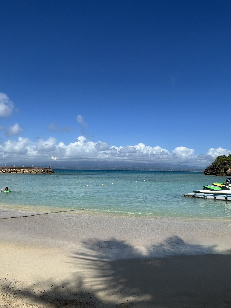 ConvoyenteV's tweet image. Aquí les va un one upper , saludos desde el caribe francés . #ElMejorPoderoso