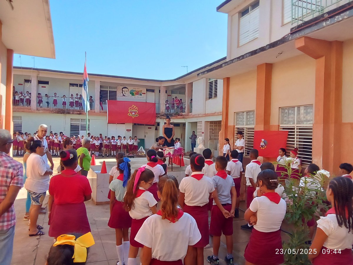 HanselQuin22182's tweet photo. Premiación de los pioneros ganadores del concurso “Amiguitos de la FAR” 
#alquízar
#ujcalquízar
#JuntosxCuba
#ArtemisaJuntosSomosMás 
#SiempreJoven 
#opjmalquízar https://t.co/LkmqZ5hPtk
