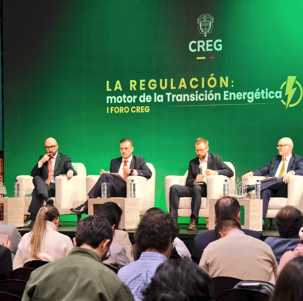 En el Foro @ComisionCREG reafirmamos nuestro compromiso con una #TransiciónEnergética justa en Colombia con #GlobalGateway. No son palabras. Actualmente 60% de la energía renovable en Colombia se debe a inversiones Europeas. Con un buen marco regulatorio podemos hacer mucho más.