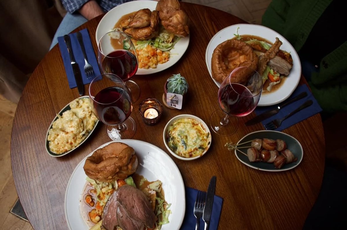 Sunday done right: Roast beef piled high, cauli cheese bubbling, pigs blanketed, and the kind of company that makes you stay for “just one more.” 🍻🍷

Join us every Sunday for a roast that’s worth boasting about!
#sundayroast #eastsheen #favouritelocal #roastbeef