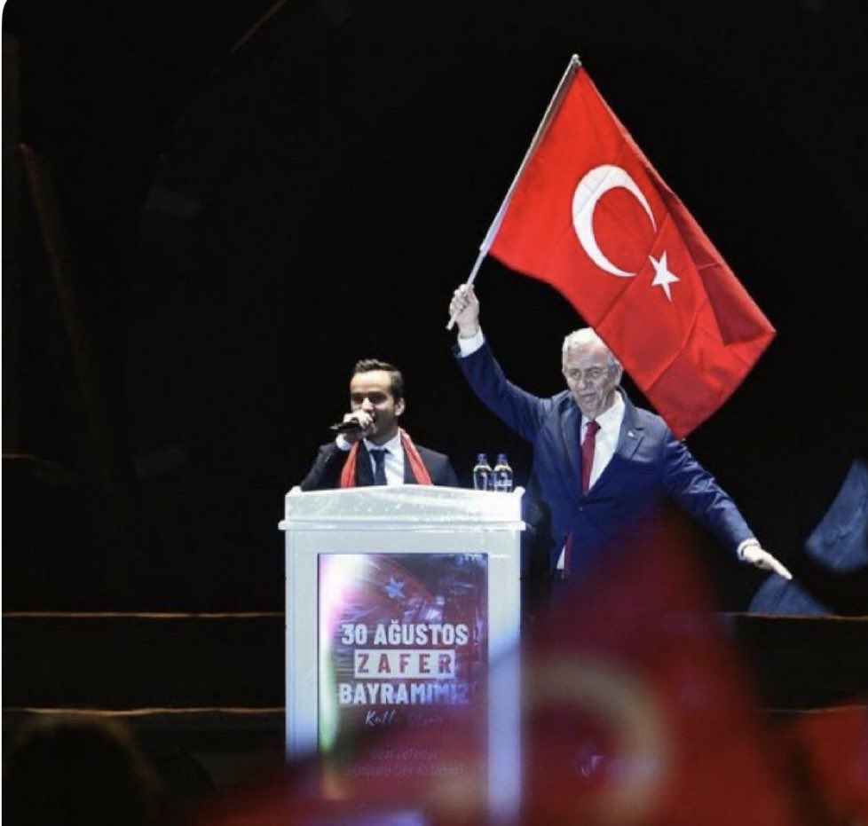 coskununal06's tweet photo. İyi ki doğdun,
Son kale,
Doğum günün kutlu olsun. https://t.co/5KSdppYMnj