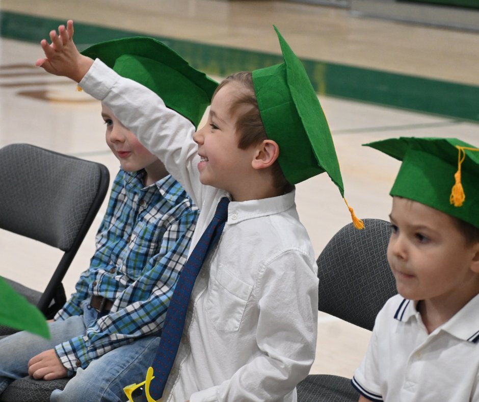 Comet_Connect's tweet image. 🎓 Little Comets Preschool Graduation was an absolute blast this morning! Huge congrats to our Littlest Comets for all their hard work and bright smiles this school year. 💚💛✨

 #PreschoolGraduation #LittlestComets #CometPride @CometCorrinator, @TheCometSuper, @AsstCometSuper