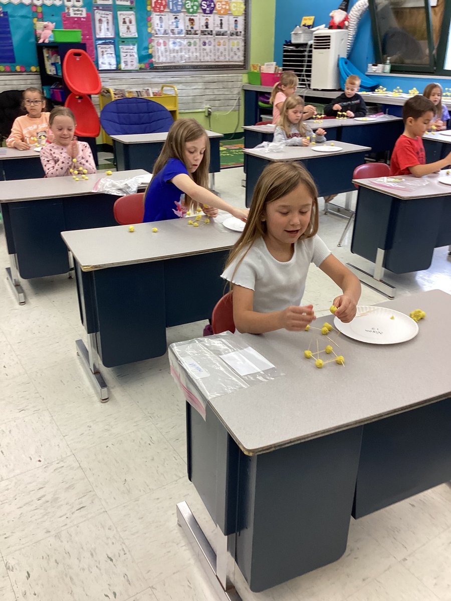 Mrs. Ondecko (@mondecko) on Twitter photo Central’s Remake Learning Day! Awesome teachers, hands-on activities, smart students 👏💡🧠🫶🏻<a href="/CentralEFSD/">Central Elementary (EFSD)</a> Central’s Remake Learning Day! Awesome teachers, hands-on activities, smart students 👏💡🧠🫶🏻<a href="/CentralEFSD/">Central Elementary (EFSD)</a>