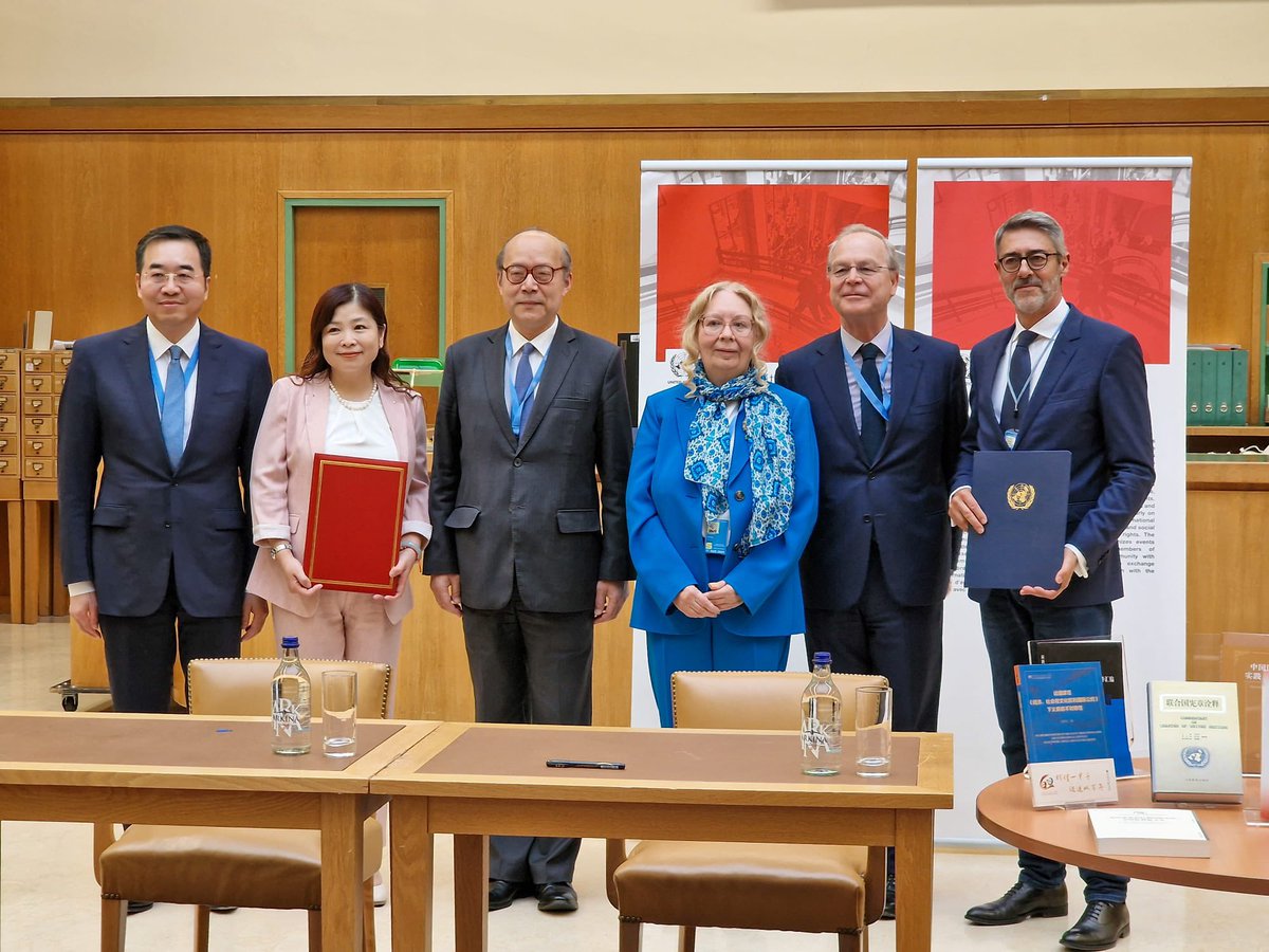 Tatiana Valovaya, Director-General of UN Geneva (@un_valovaya) on Twitter photo Pleased to accept a donation of books from <a href="/ChinaMissionGva/">China Mission Geneva</a> to our <a href="/UNOGLibrary/">UN Library&Archives Geneva</a> today. This donation will further enrich our very diverse book collection, an important step towards strengthening our library’s position as an active knowledge hub for the international community. Pleased to accept a donation of books from <a href="/ChinaMissionGva/">China Mission Geneva</a> to our <a href="/UNOGLibrary/">UN Library&Archives Geneva</a> today. This donation will further enrich our very diverse book collection, an important step towards strengthening our library’s position as an active knowledge hub for the international community.