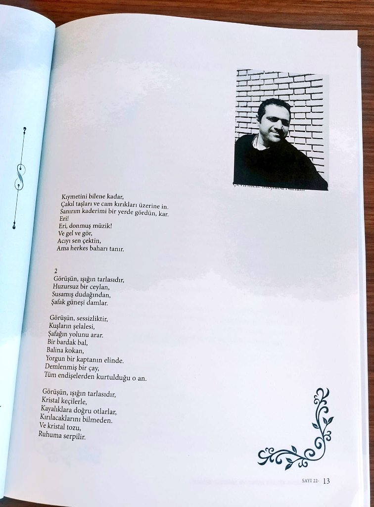 Mohammad Shams Langeroodi'den iki şiir çevirisi Cüneyne dergisinde yayınlandı.